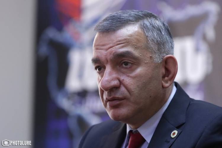 «Հրապարակ»․ Արտակ Գալստյանին առաջադրված բազմաէպիզոդ ու ծանր մեղադրանքը կամաց «ջրում» են