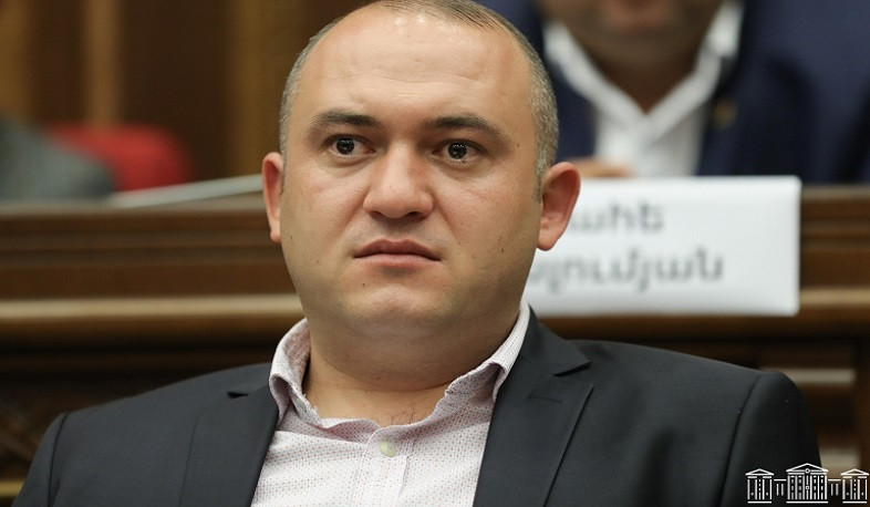 Որքան գումար է վաստակում Արարատի մարզպետ Սեդրակ Թևոնյանը