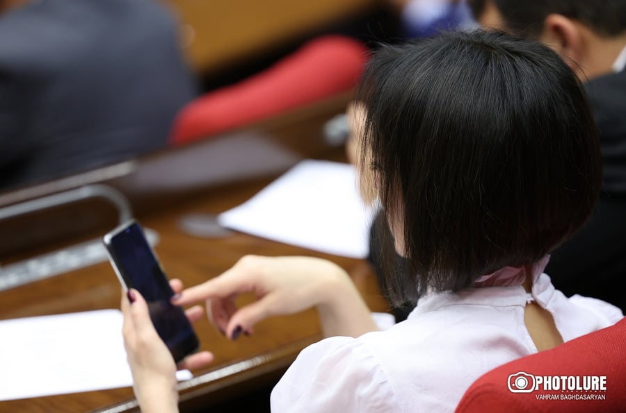 «Չի կարող նման բան լինել, քանի որ եկեղեցին քաղաքական իմաստով որևէ օգուտ չի կարող տալ»․ Լուսինե Բադալյանը՝ Նիկոլ Փաշինյանի՝ հպատակ եկեղեցի ունենալու նպատակադրման հարցի առիթով