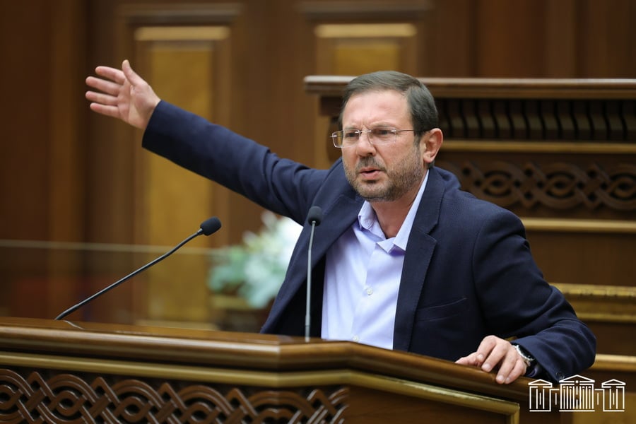 Գեղամ Մանուկյանը Նիկոլ Փաշինյանին «բեզօտչյոտնիկ» անվանեց