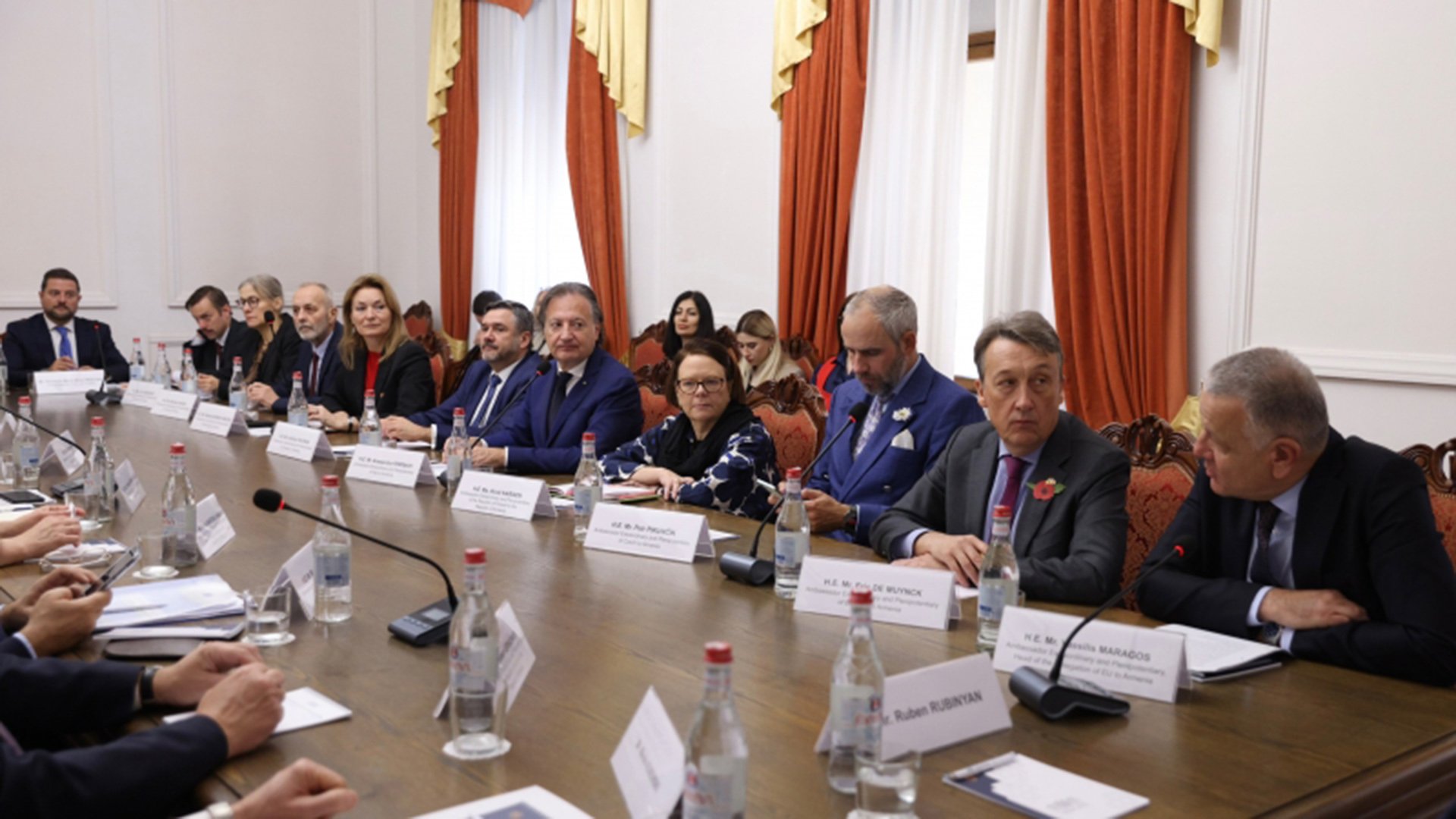 Մեկ օրում՝ իշխանական երեք օղակ. Ինչո՞ւ ԵՄ դեսպանները մեկ օրում այցելեցին Փաշինյանին, Սիմոնյանին, Ռուբինյանին ու Խաչատուրյանին