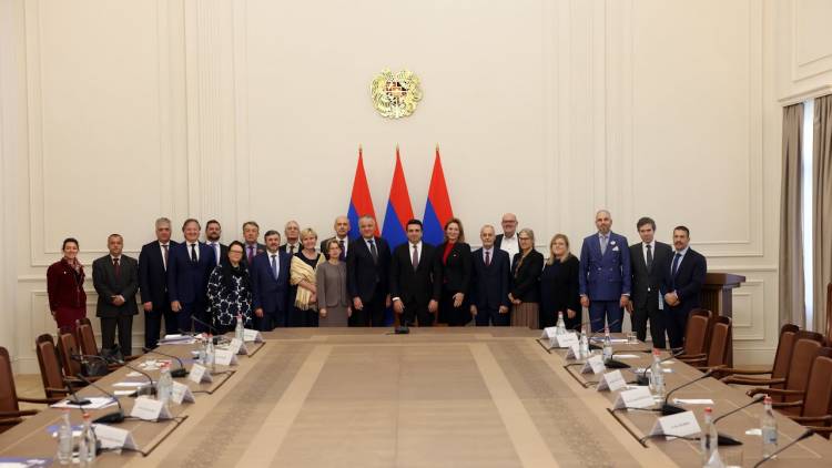 «Հրապարակ»․ Դեսպանները փորձում են իրենց «փայը» ստանալ ՀՀ իշխանություններից