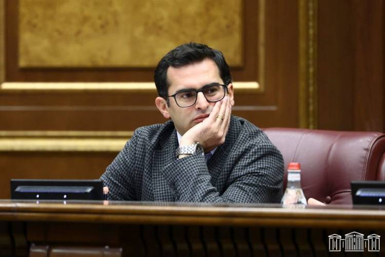 «Հրապարակ»․ Հակոբ Արշակյանը չի շտապում