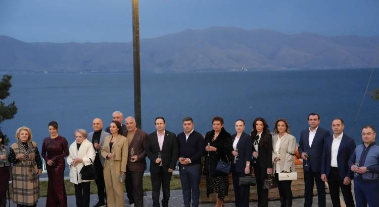 «Հրապարակ»․ Վերջին 1 շաբաթում ընդամենը 2 մասնակից էր ընթրիքին մասնակցելու հայտ ներկայացրել