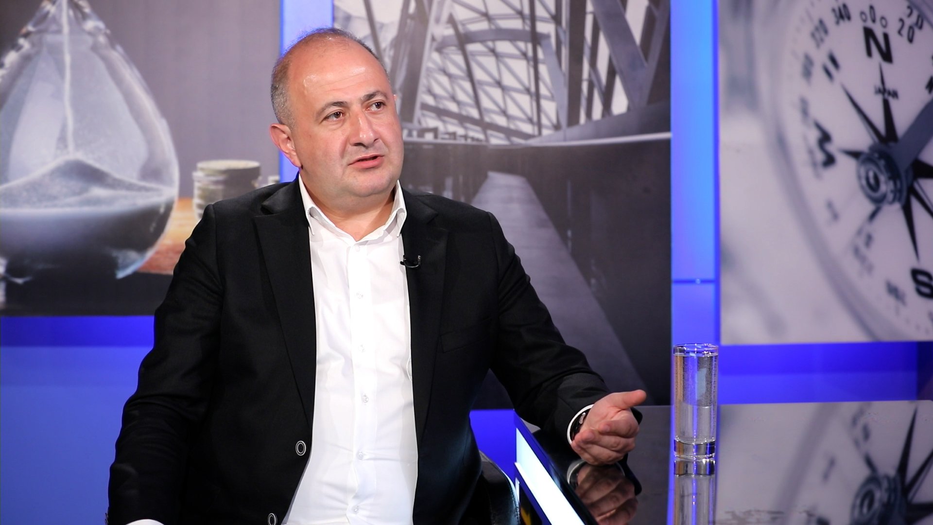 Արարատ սարը հանձնողները հրաժարական տվեցին, Արցախը հանձնողը մնաց և ուզում է վերընտրվել. Ռուբեն Մելքոնյան