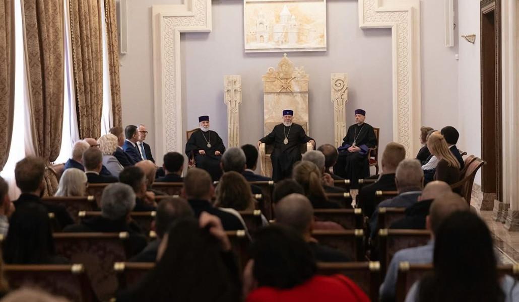 Ամենայն Հայոց Կաթողիկոսն ընդունեց «Աղոթքի նախաճաշ» նախաձեռնության մասնակիցներին