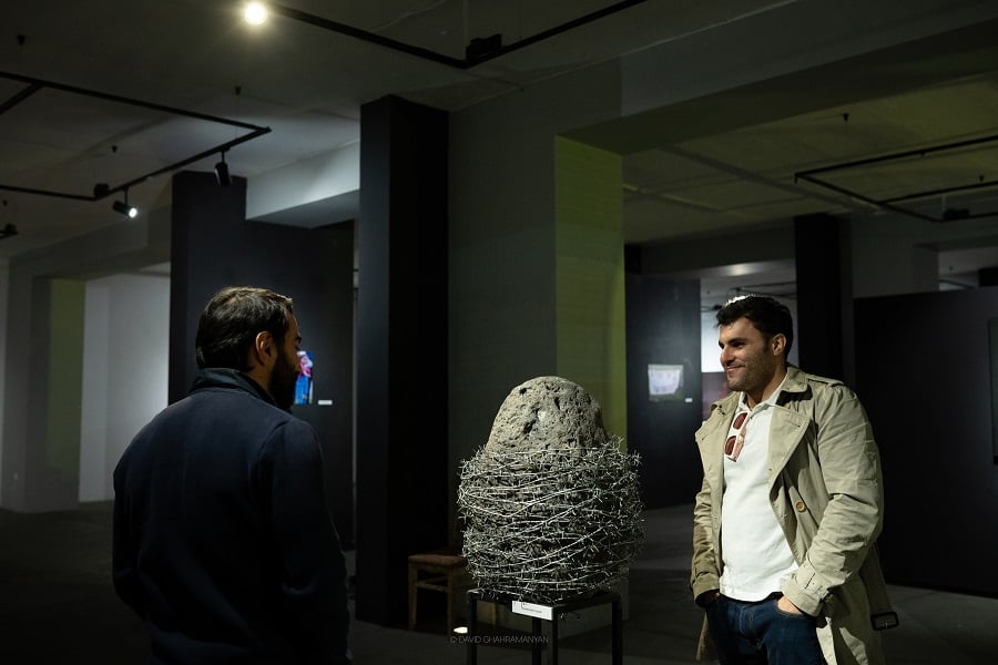 «Այս ձեռքով սուր եք բռնելու». բացվեց Աշոտ Ավագյանի «Հարատեւ պայքար» ցուցահանդեսը