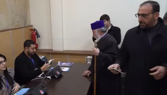  Գարեգին Երկրորդը քվեարկեց 