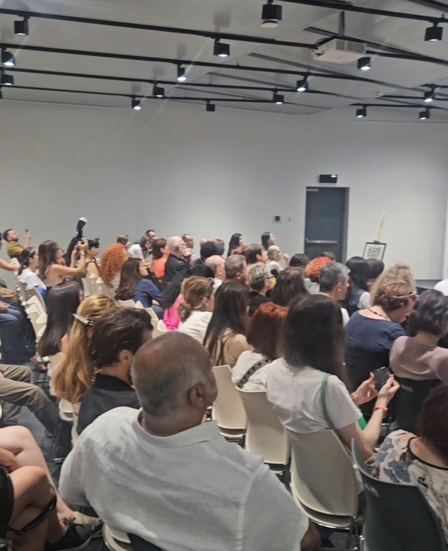 «Սքո՛թ, պարապ մի՛ նստիր. թարգմանել տուր իմ անտիպ, լավ գործերը ու ցրիր աշխարհով մեկ…»