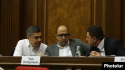 «Փաշինյանը խարխլել է ազգային անվտանգությունը». «Պատիվ ունեմն» իմփիչմենթի հայտարարության նախագիծ է ներկայացրել 
