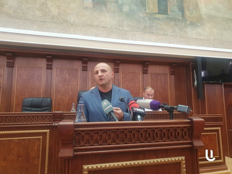 «Գյումրին 5 տարվա մեջ փոխվե՞լ է, դուք ձեր հետ անկե՞ղծ եք, ինչո՞վ է փոխվել փոսերով լիքը քաղաքը»․ Լեզվակռիվ ՔՊ-ականների հետ