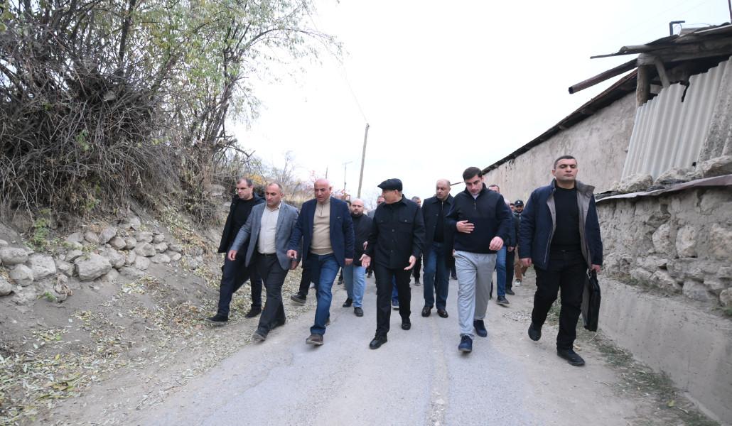 Վարչապետը Խաչիկում ծանոթացել է 16 մլն-ի ծրագրով տների կառուցման ընթացքին