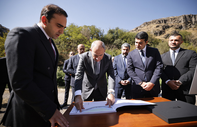 Վարչապետը ծանոթացել է Հրազդանի կիրճում հանգստի բազմաֆունկցիոնալ գոտի ստեղծելու նախագծին. լուսանկարներ