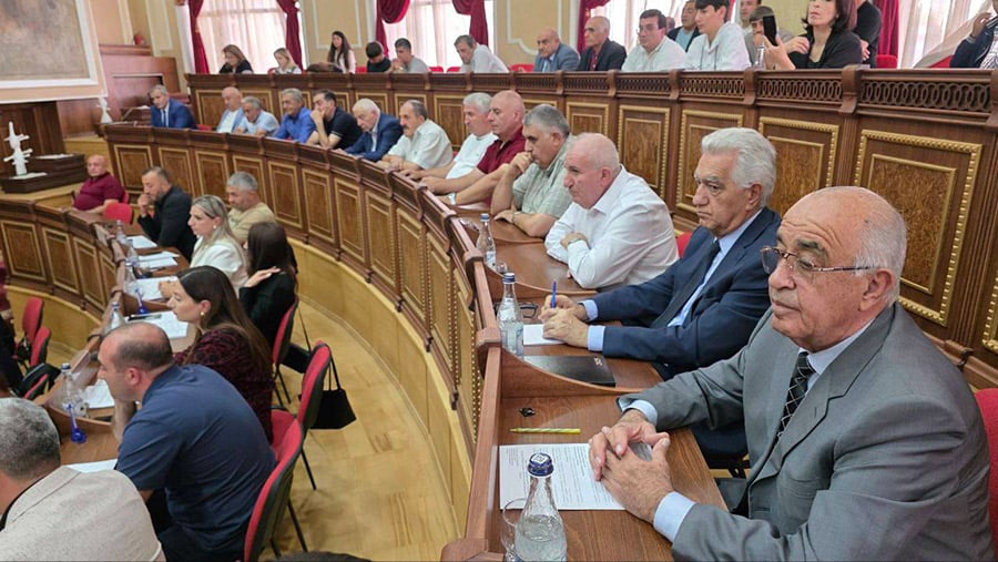 ՔՊ-ականների վրդովմունքն ու զիջման գնացող կոմունիստները․ «Գյումրու օր» տոնակատարության շուրջ կրքերը հանդարտվում են