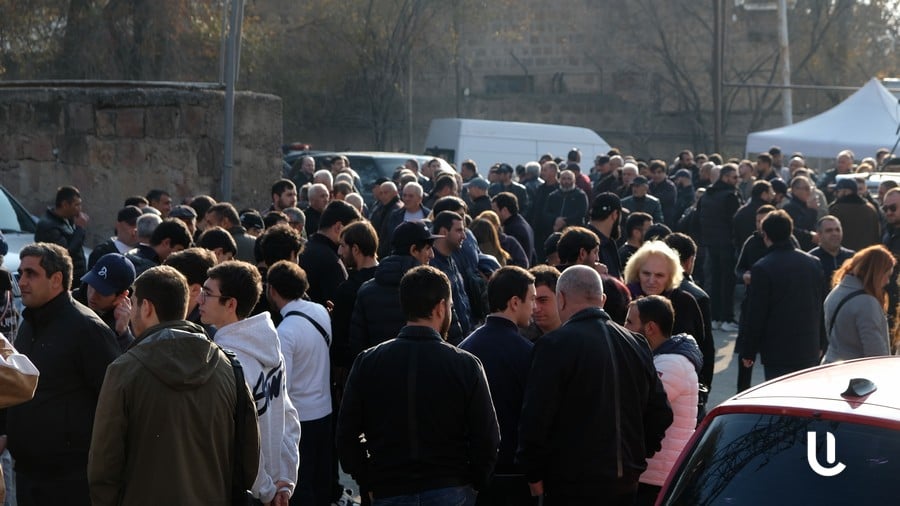 «Չի հասկանում այդ մարդը, որ իրեն ամիսներ շարունակ որպես ստրուկ, թրաֆիքինգի զոհ՝ փուռն են տալիս»․ Գեղամ Մանուկյանը՝ Մեսրոպ Մեսրոպյանի մասին