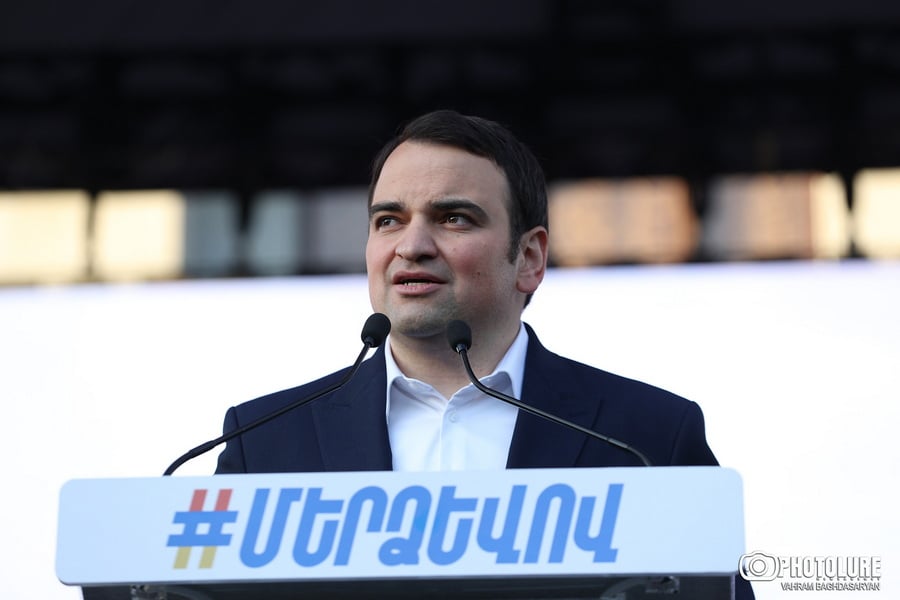 «Չի կարող որեւէ երկրի որեւէ չինովնիկ որոշի, թե մեր կաթողիկոսն ով է լինելու։ Առավել եւս, որ նա դեռ հարցերի ունի իր նախկին մեղքերի հետ»․ Նարեկ Կարապետյան