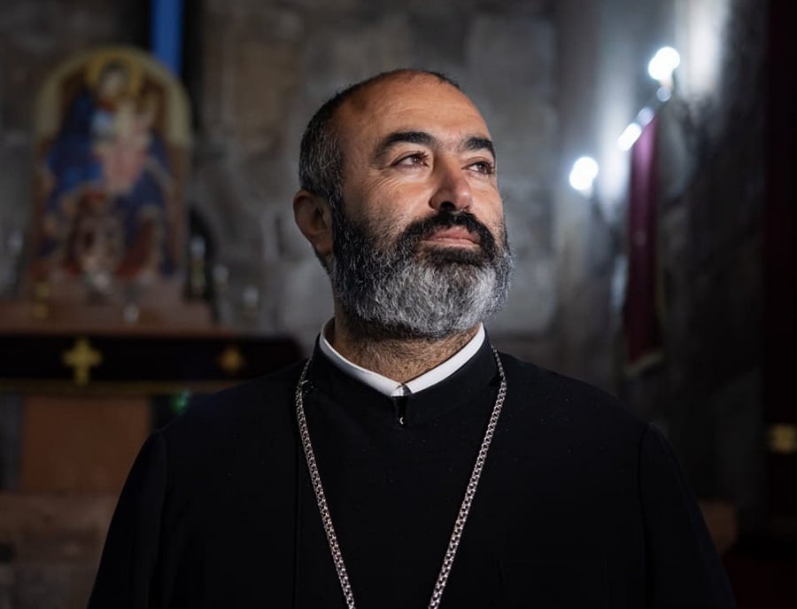 Տնօրհնեք չեմ արել, ինչ է թե պիտի գնամ քննչական մի անկապ գործով, ես ի՞նչ կապ ունեմ այդ գործի հետ. Տեր Վրթանես