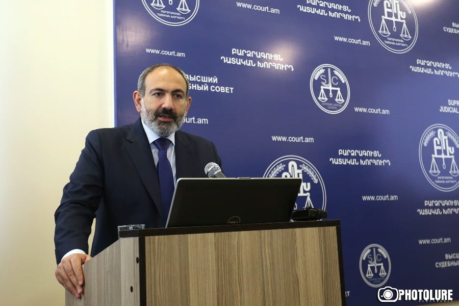 Սուտ 25. «Դատական համակարգը լիովին անկախ է, ես չեմ միջամտում դատարանների աշխատանքին»