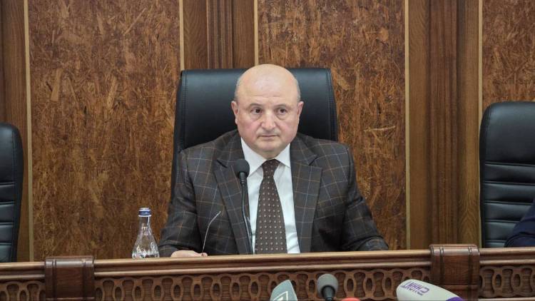 Վարդան Ղուկասյանը զիջե՞ց, թե՞ սեփական ցանկությամբ որոշեց տոնել քաղաքի օրը