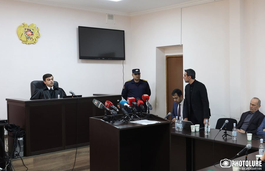 «Եթե ես ինձ դատարանի դահիճում լավ չպիտի զգամ, ուրեմն ինքնաբացարկ կհայտնեմ»․ Ռոբերտ Քոչարյանի և մյուսների գործով դատավարությունը հետաձգվեց