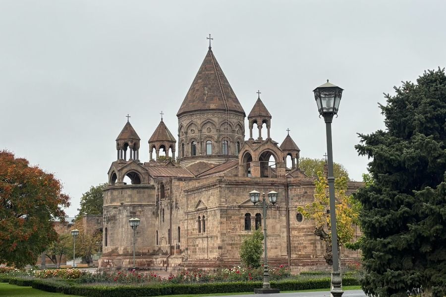 «Ուխտի ենք եկել Մայր աթոռ, թող իքս մարդիկ հստակ տեսնեն, որ մենք եղել ենք, կանք ու լինելու ենք մեր եկեղեցու կողքին»․ Ալեքսան Ալեքսանյան