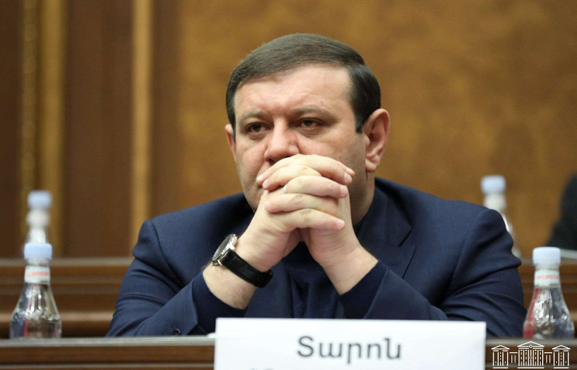 Տարոն Մարգարյանի գույքի ու միջոցների վրա կալանք է դրված. դատախազությունը պահանջում է 2 մլրդ դրամի բռնագանձում