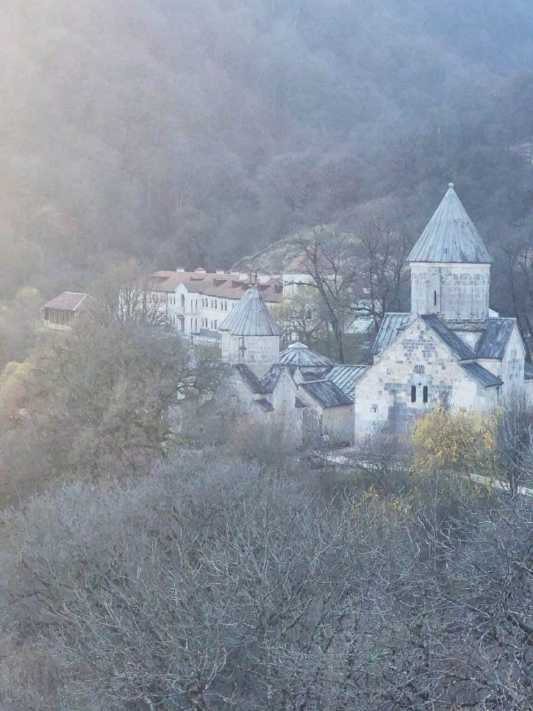 «Վանատուն». Հաղարծինի ճեմարանը վերածվել է հյուրանոցի՞. ուշագրավ հրապարակումներ. լուսանկարներ