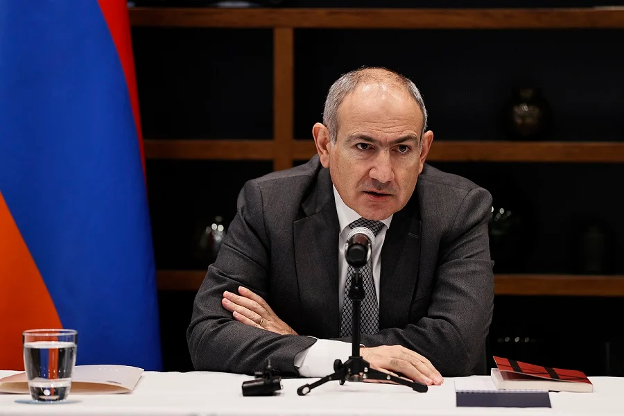 Ի՞նչն է օրինական «մեծարգո վարչապետի» օրոք