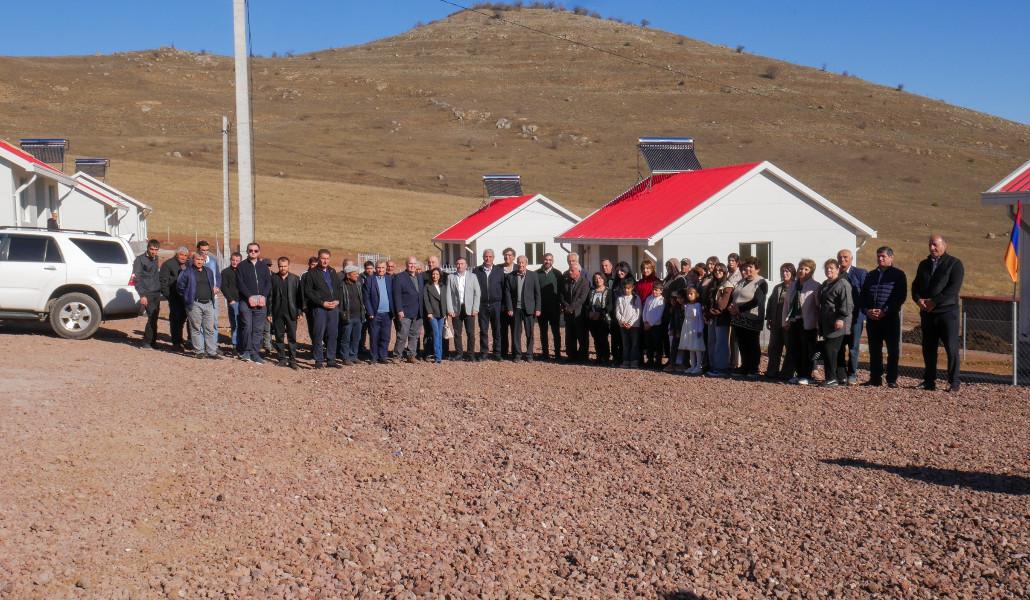 Մեկնարկել է Արցախից բռնի տեղահանված ընտանիքների համար կառուցված տների հանձնման գործընթացը