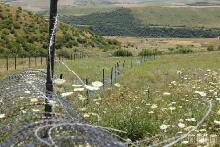 «Հրապարակ»․ Սահմանը խախտելու փորձ կատարած արցախցուն պահանջում են 1 տարով ազատազրկել