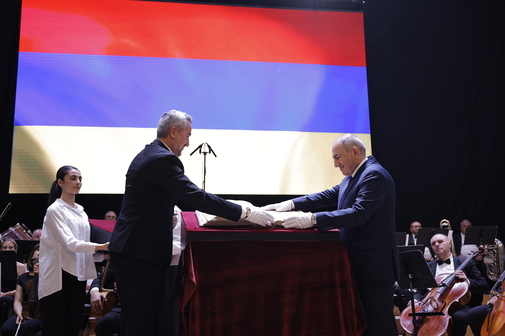 Մատյանի տունդարձն անկախ Հայաստան. Շնորհալու «Մեկնութիւն 7 Կաթողիկէ թղթոց» գործն ընծայվել է Մատենադարանին