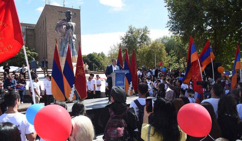 ՀՅԴ Երիտասարդական Միության տոնական երթն ու հանրահավաքը Արամ Մանուկյանի արձանի մոտ