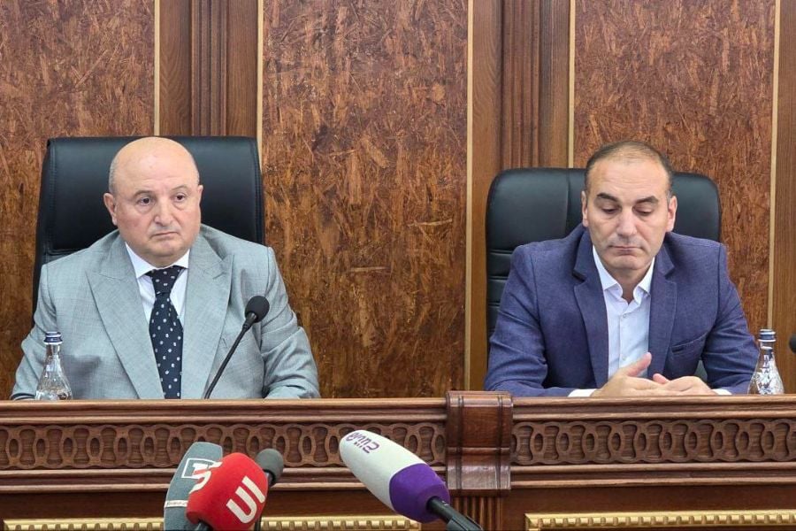 «Մենք էնքան տեղում ենք, որ Հայաստանի մինիստրություններն էդքան տեղում չեն, աղջիկ ջան»․ Վարդան Ղուկասյանը՝ ավագանու ՔՊ-ական անդամին