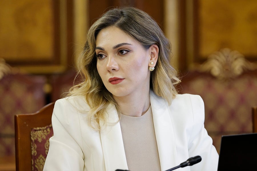 «Դեռ չգիտենք՝ հանցագործություն կատարած անձինք ու պատվիրատուներն ովքեր են, սպանության մոտիվը որն է»․ Սրբուհի Գալյանը՝ Փարաքարի համայնքապետի սպանության մասին
