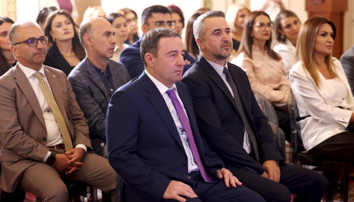  Ֆասթ Բանկը, ի դեմս Վահե Բադալյանի, 50 մլն դրամի աջակցություն է ցուցաբերել Մատենադարանին 
