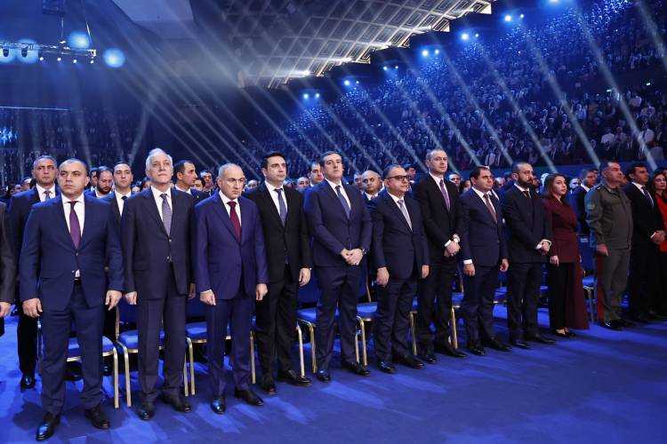 «Հրապարակ»․ Ընտրությունների շեմին մոտ 8 հազար մարդու փորձում են իրենց կողմը գրավել