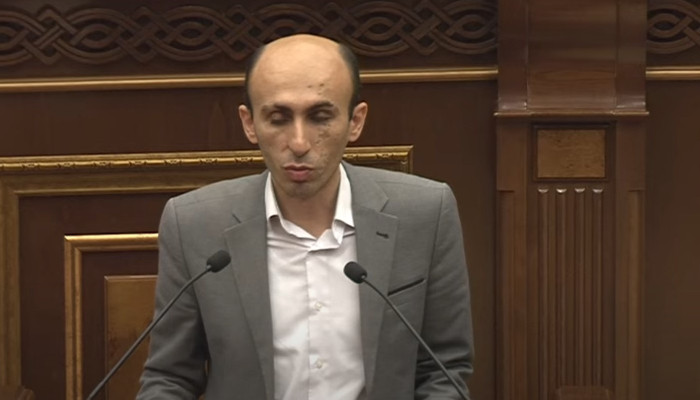  «Հենց արցախցին իր ձայնը բարձրացնում է, ատելության տարափ է սկսվում»․ Արտակ Բեգլարյան 