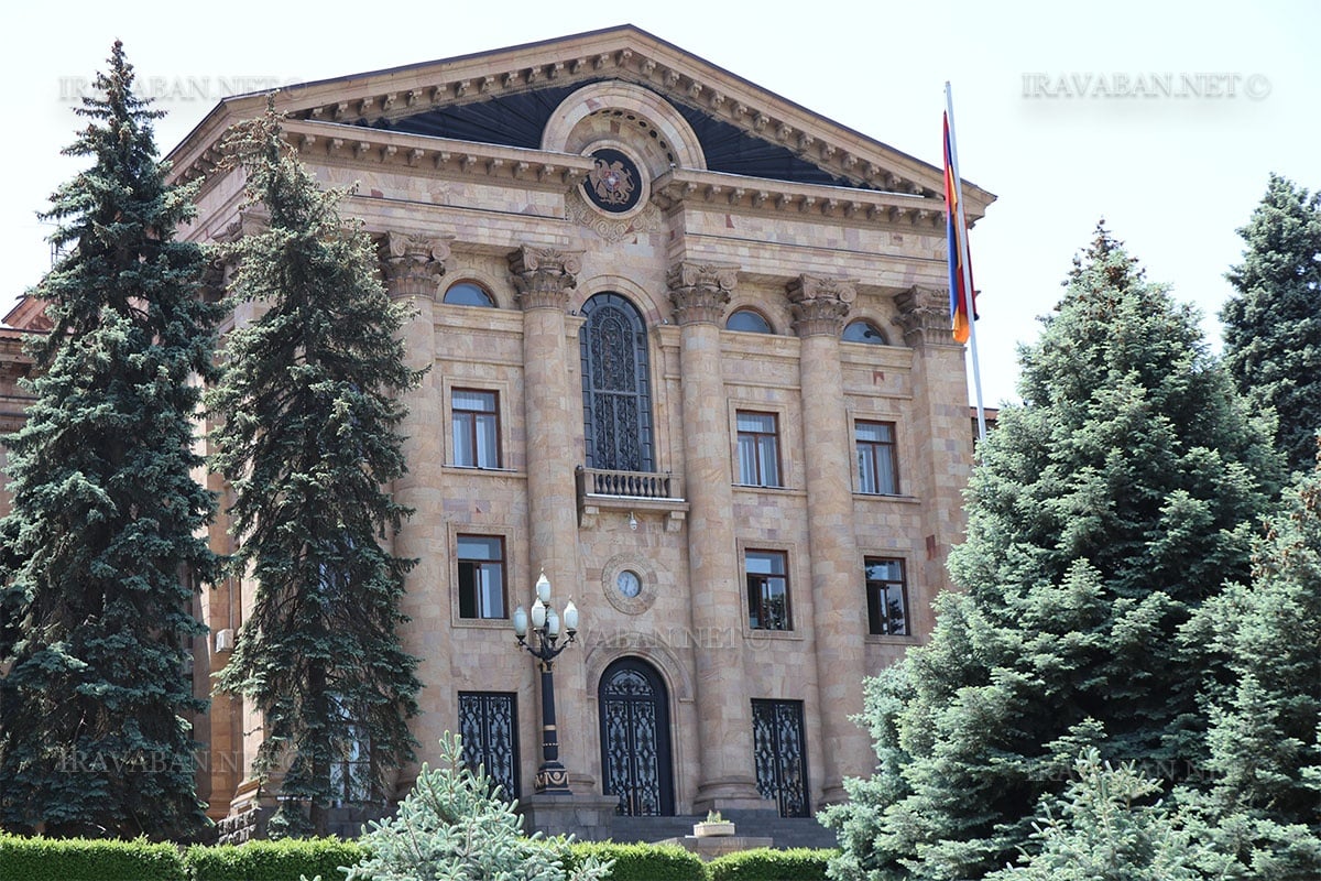 Նոր նստաշրջանը՝ նոր կահույքով․ ԱԺ-ն 40 միլիոն դրամով նոր կահույք է գնել