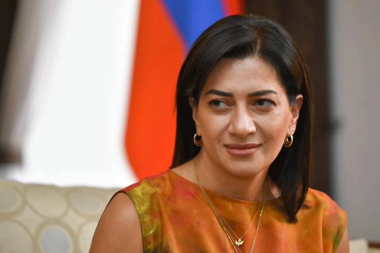«Հրապարակ». Հիմա էլ նվագել են սովորում