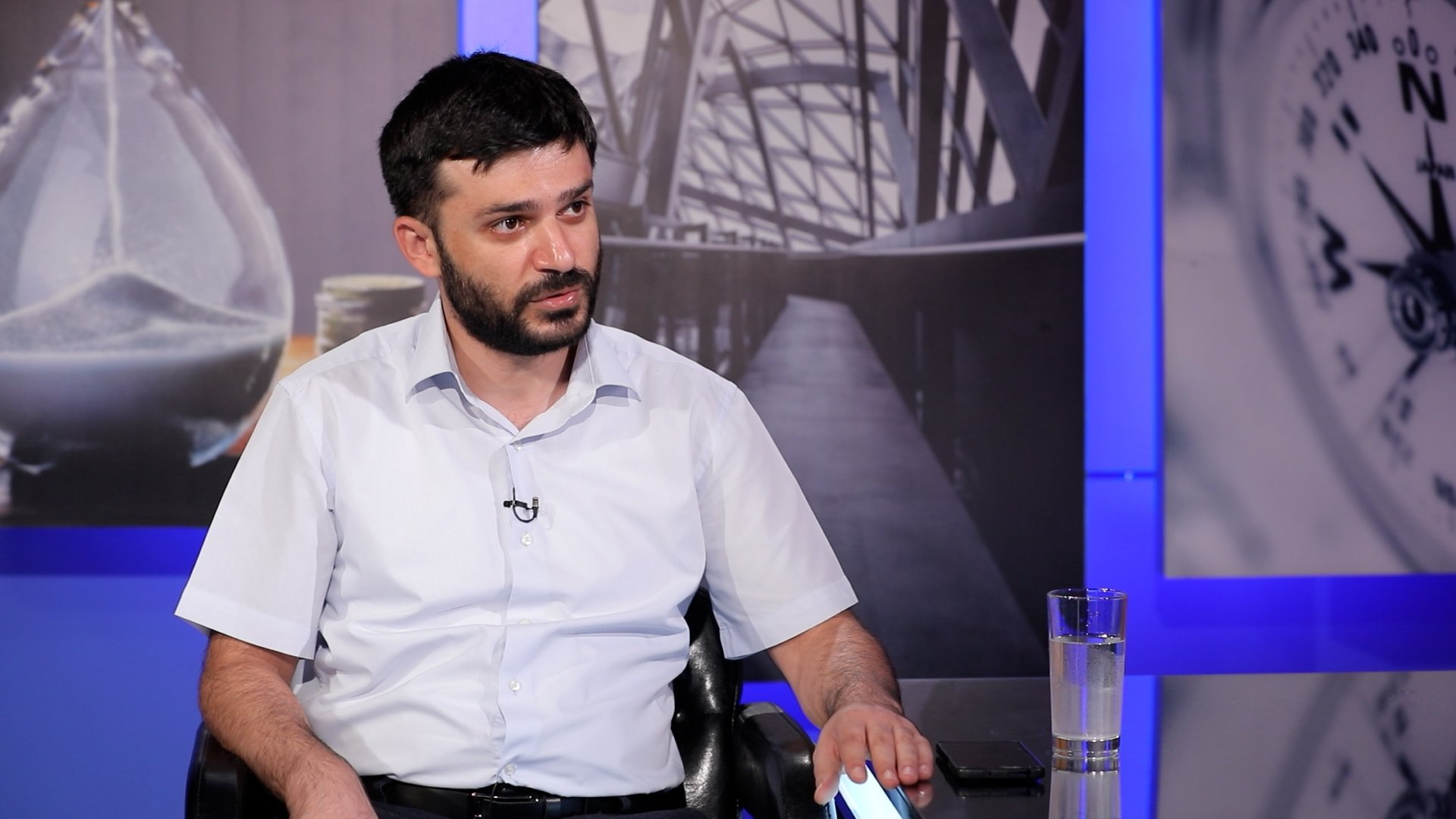 «Դա նվեր էր Փաշինյանին. իրենց մոտ լավ է ստացվում հայ ժողովրդին ֆռռացնելը». Արամայիս Աղաբեկյան