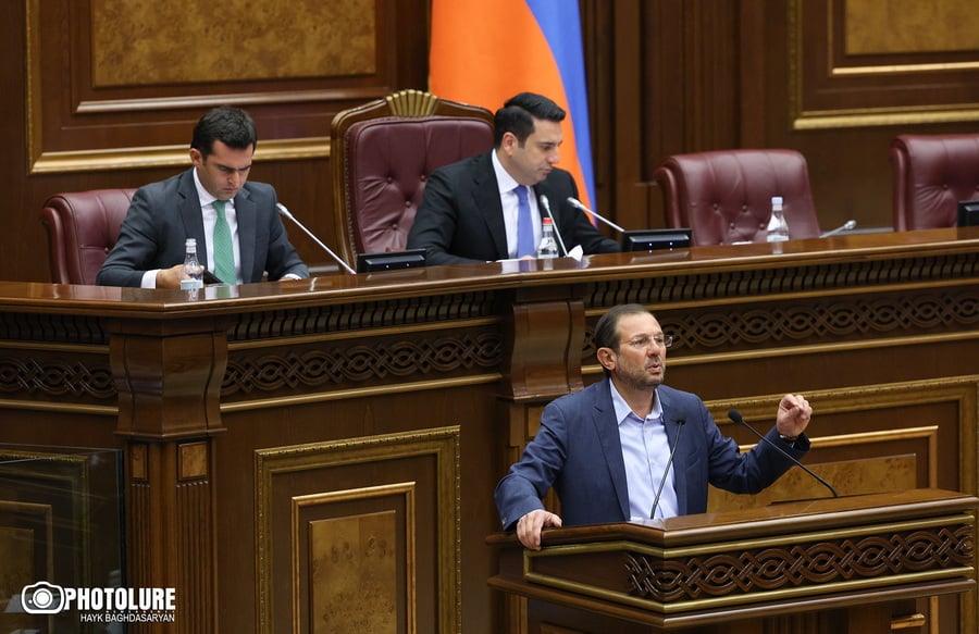 «Ցեղասպանություններն արդարացնողների նկատմամբ պետք է քրեական հետապնդում իրականացնենք»․ «Հայաստան» խմբակցությունը նախագիծ ներկայացրեց