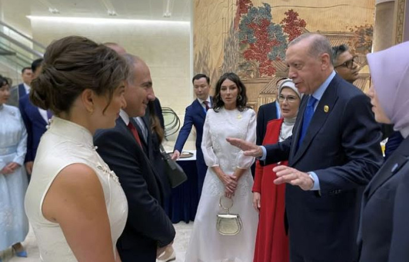 Փաշինյանը, Էրդողանն ու Ալիևը Չինաստանում կարճ զրույցներ են ունեցել, որին մասնակցել են տիկնայք ևս. լուսանկարներ