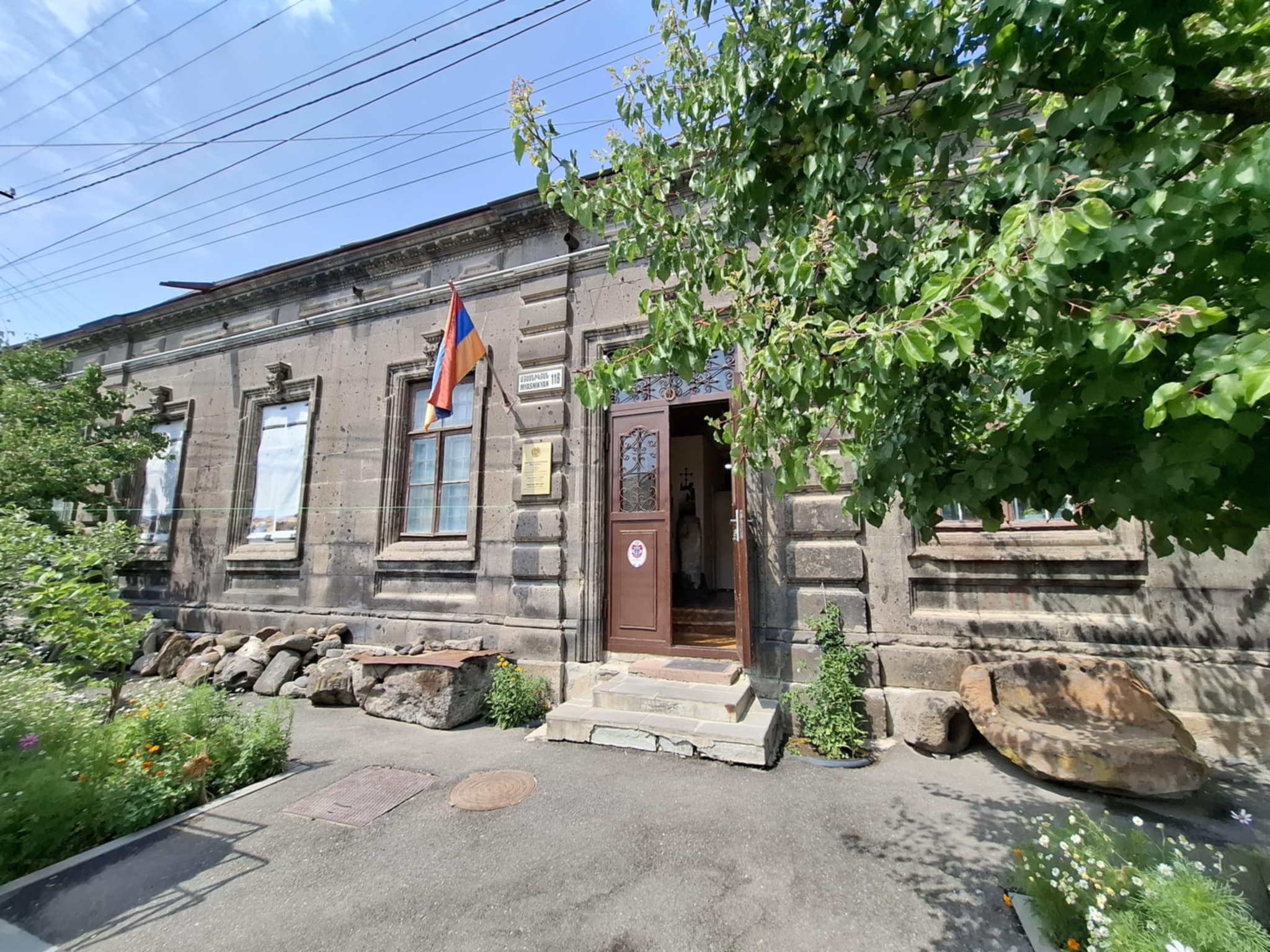 Շիրակի երկրագիտական թանգարա՞ն, թե Գյումրիում Լոզանի դպրոցի մասնաճյուղ. ում կտան Գյուլբենկյանի նախկին շենքը