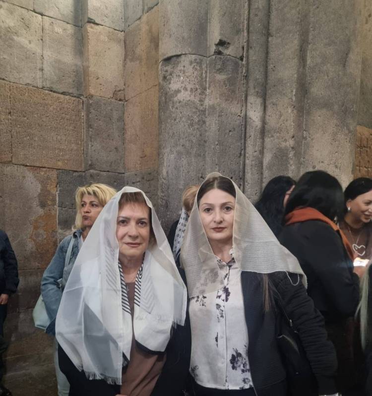 Իսկ դուք՝ իշխանականներդ, սո՞ւրբ եք